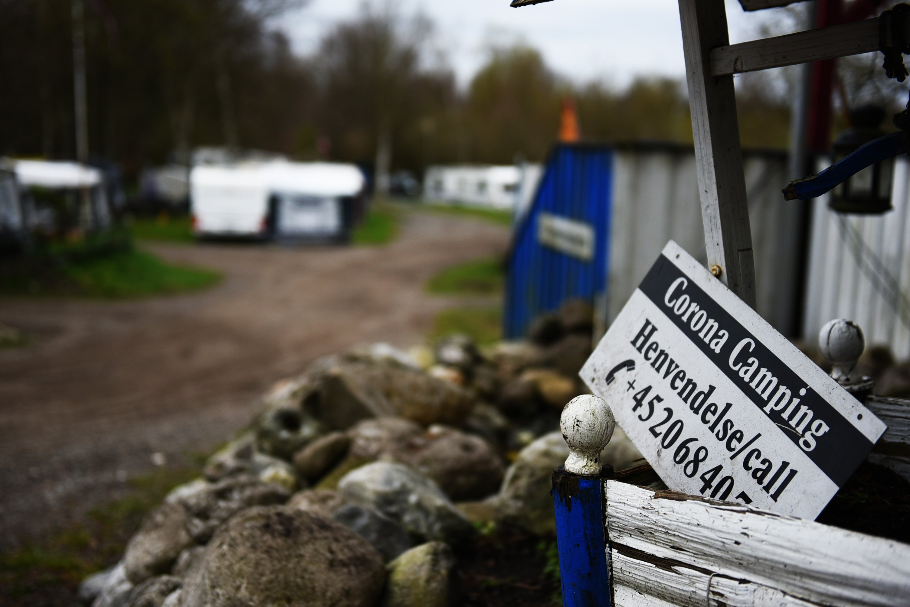 Konservative vil både følge reglerne og se på, hvordan man kan omgå dem i sagen om den omstridte campingplads, der ulovligt har folk boende hele året.
