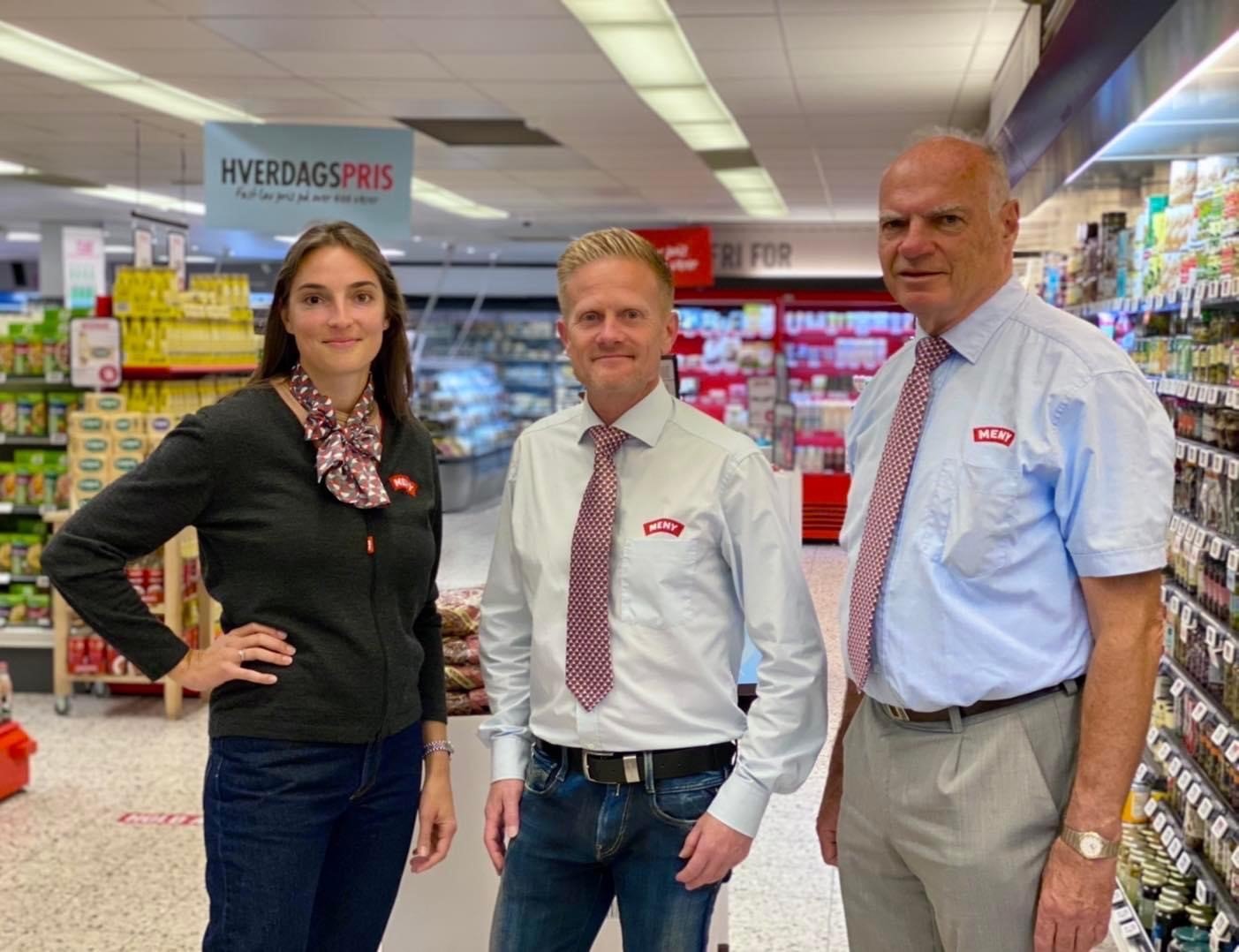 Martin Perlt (i midten) er ny købmand i Meny i Måløv, hvor han glæder sig til at præge butikken og fremtiden sammen med indehaverne Jørgen Andersen og Julie Andersen Uggla.