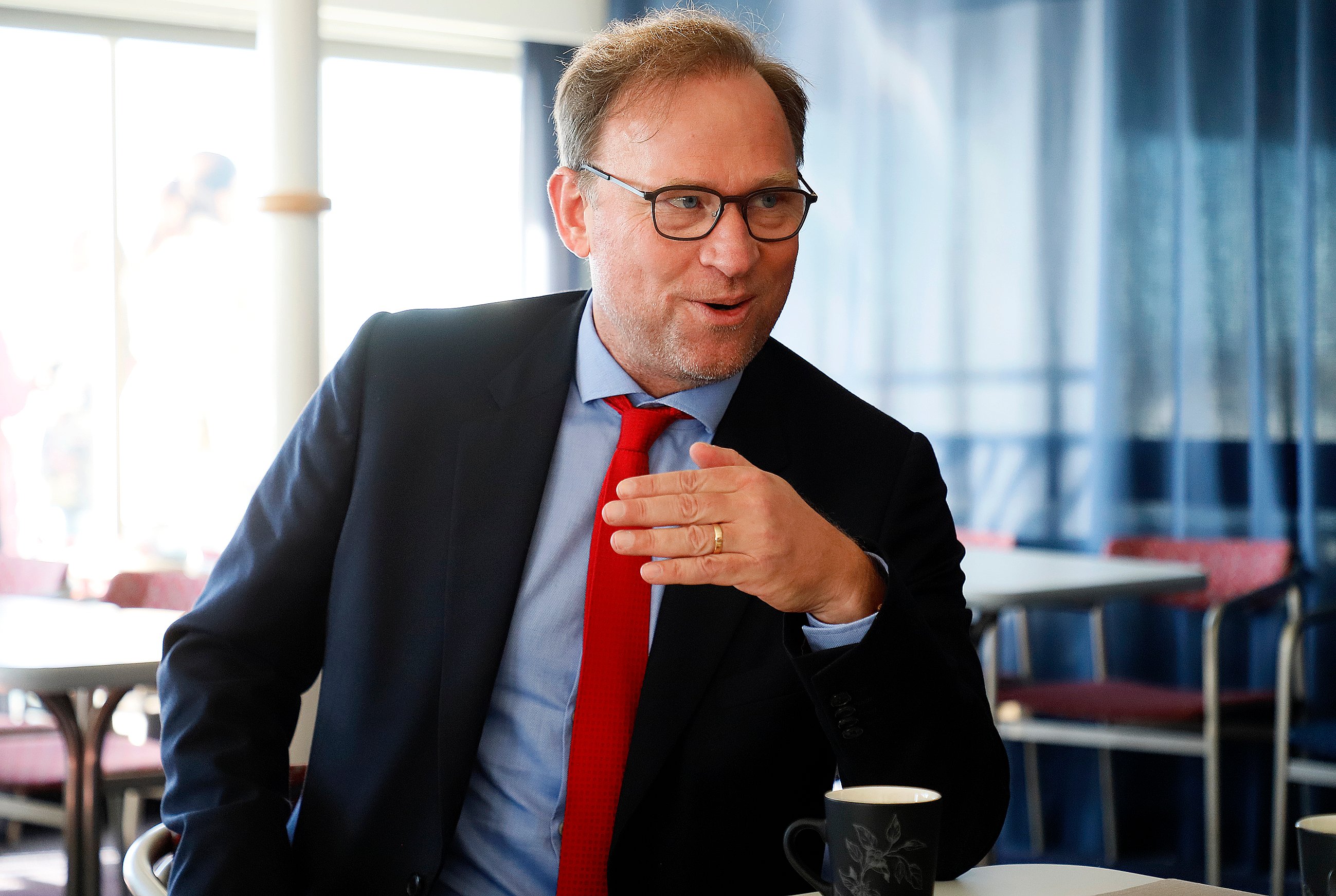 Øresundsekspressen vs. Øresund Expressen. Kristian Durhuus vil ikke forklare, hvorfor hans nye koncept ligger navnemæssigt så tæt op af konkurrentens.
