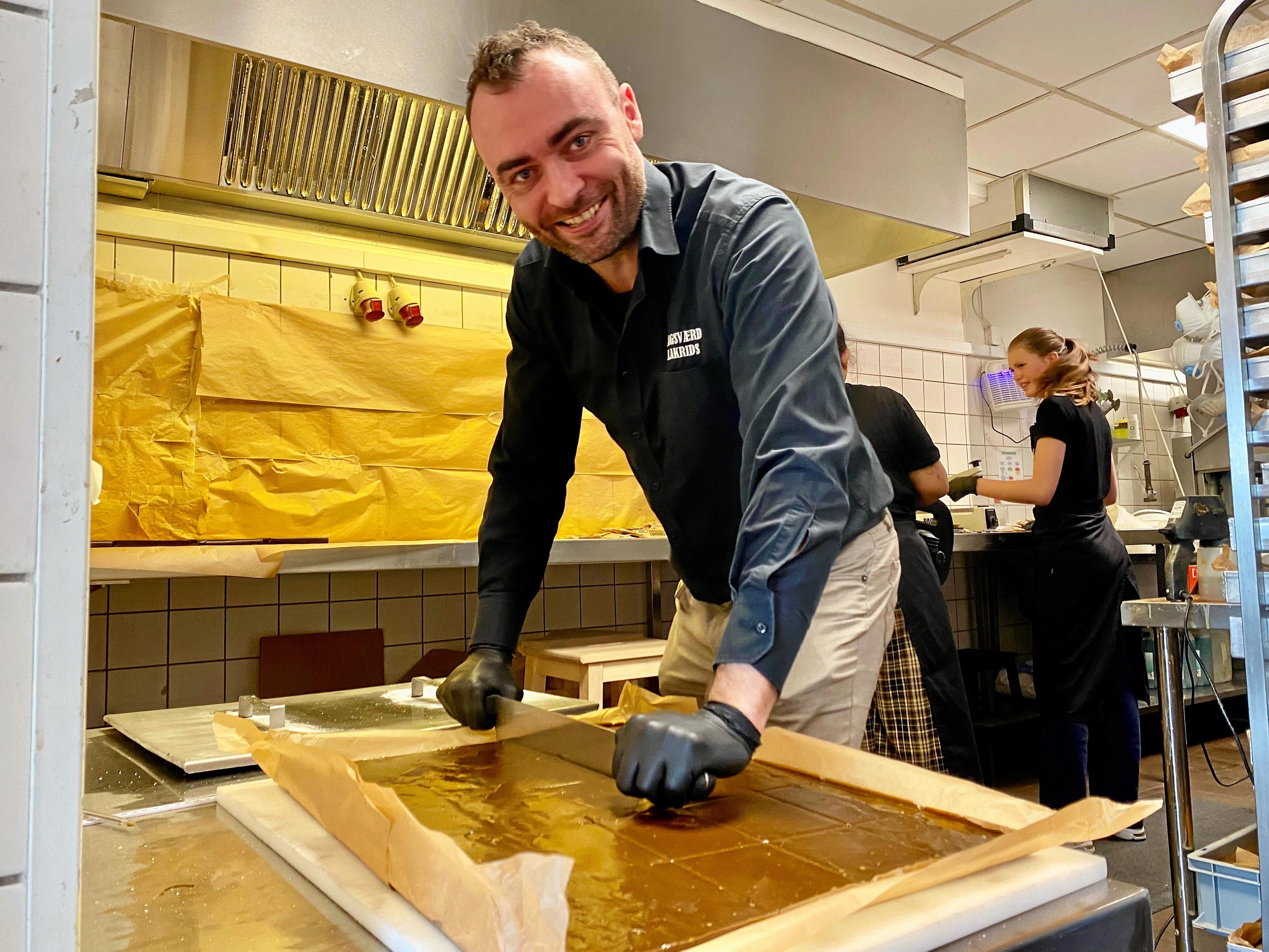 Morten Kornbech Larsens lakridsfabrik Bagsværd Lakrids ser ud til at blive ramt af linjeføringen, hvis hurtigbussen gennem Bagsværd skal køre i sin egen busbane.