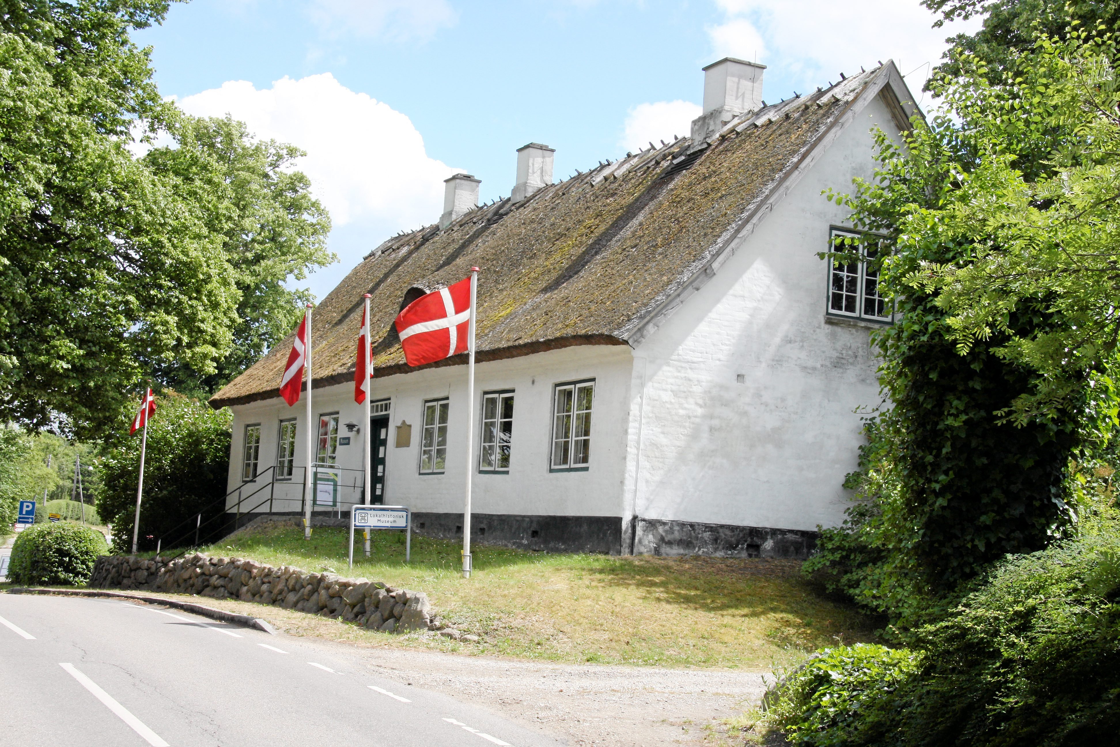 Fredensborg Museum ligger i Avderød og har i over ti år været drevet af frivillige ind til 2021, hvor kommunen overtog. Nu skal det igen drives af frivillige, og det har givet anledning til bekymring.