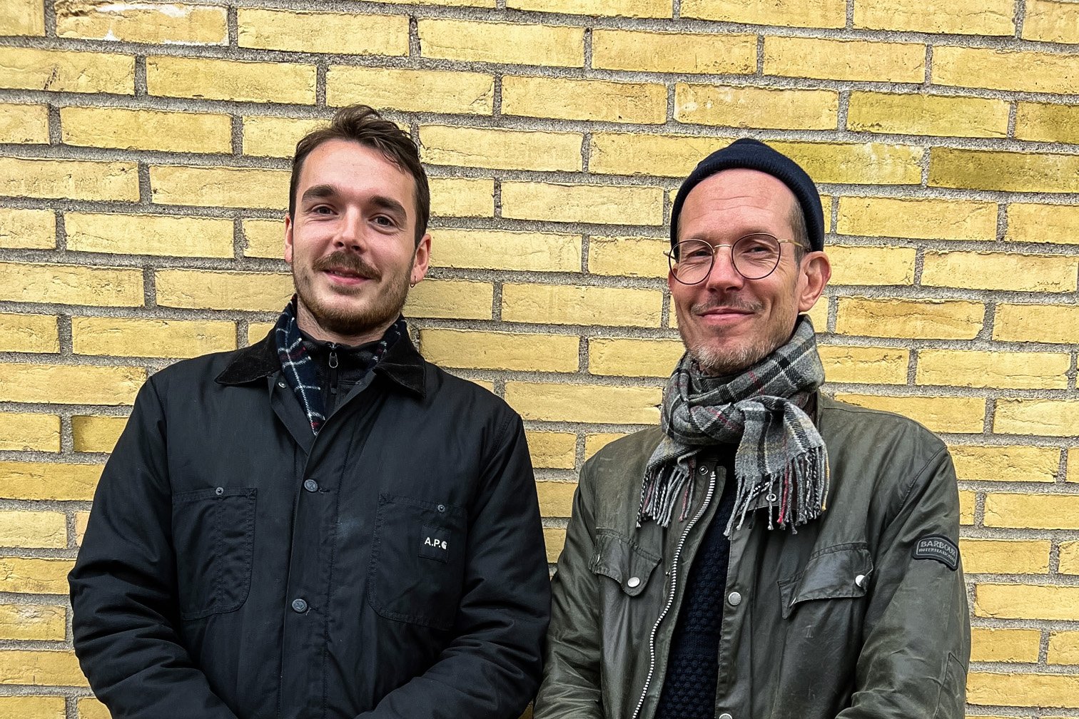 Robert Castle og Jan Martinsen er location scouts hos DR, og de håber, der kan laves endnu flere optagelser fra Brøndby Rådhus til tv-serien Carmen Curlers.
