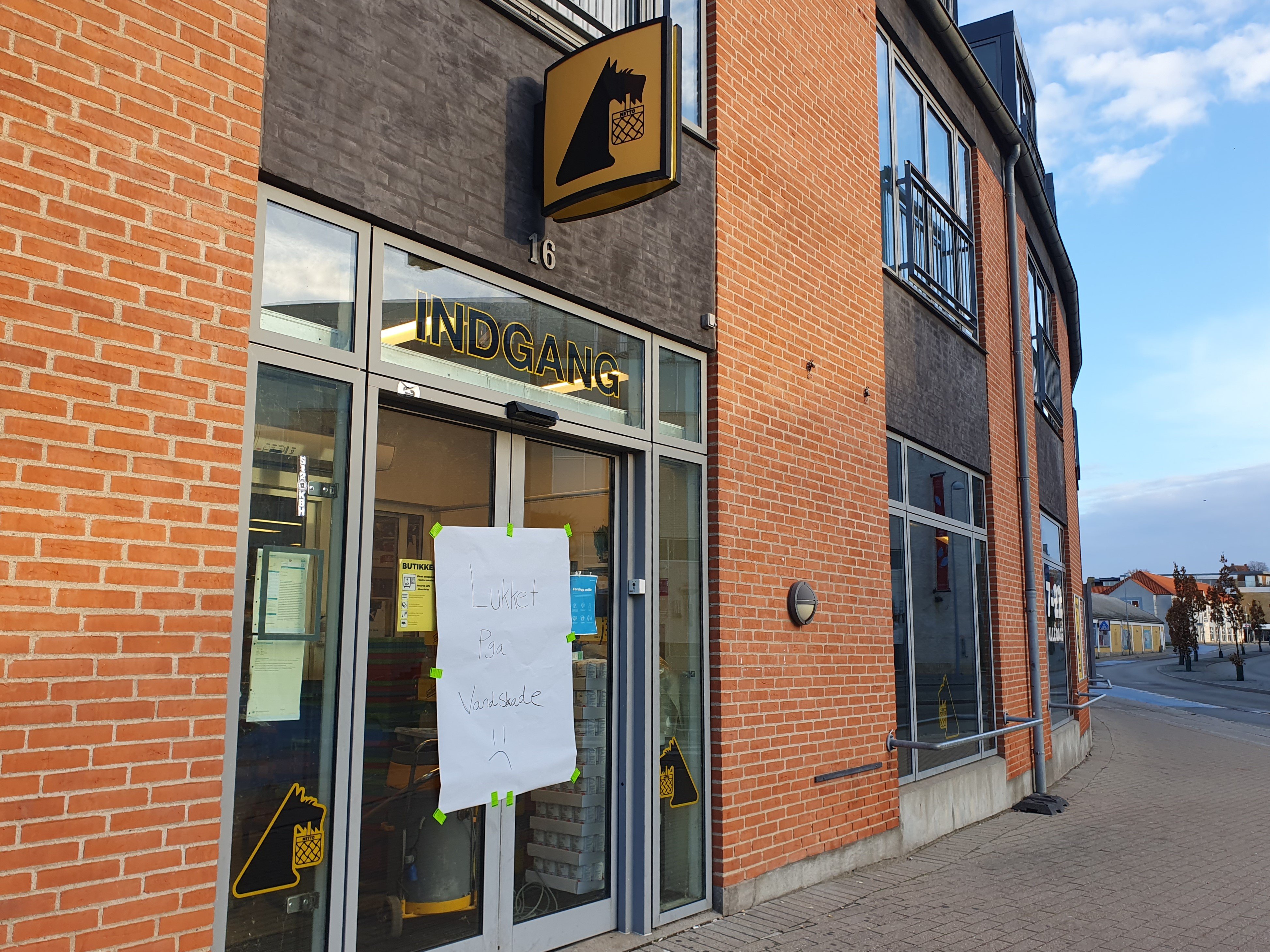 Netto i Nygade 16-18 i Frederikssund er onsdag lukket på grund af en vandskade. Foto: Maj-Britt Holm
