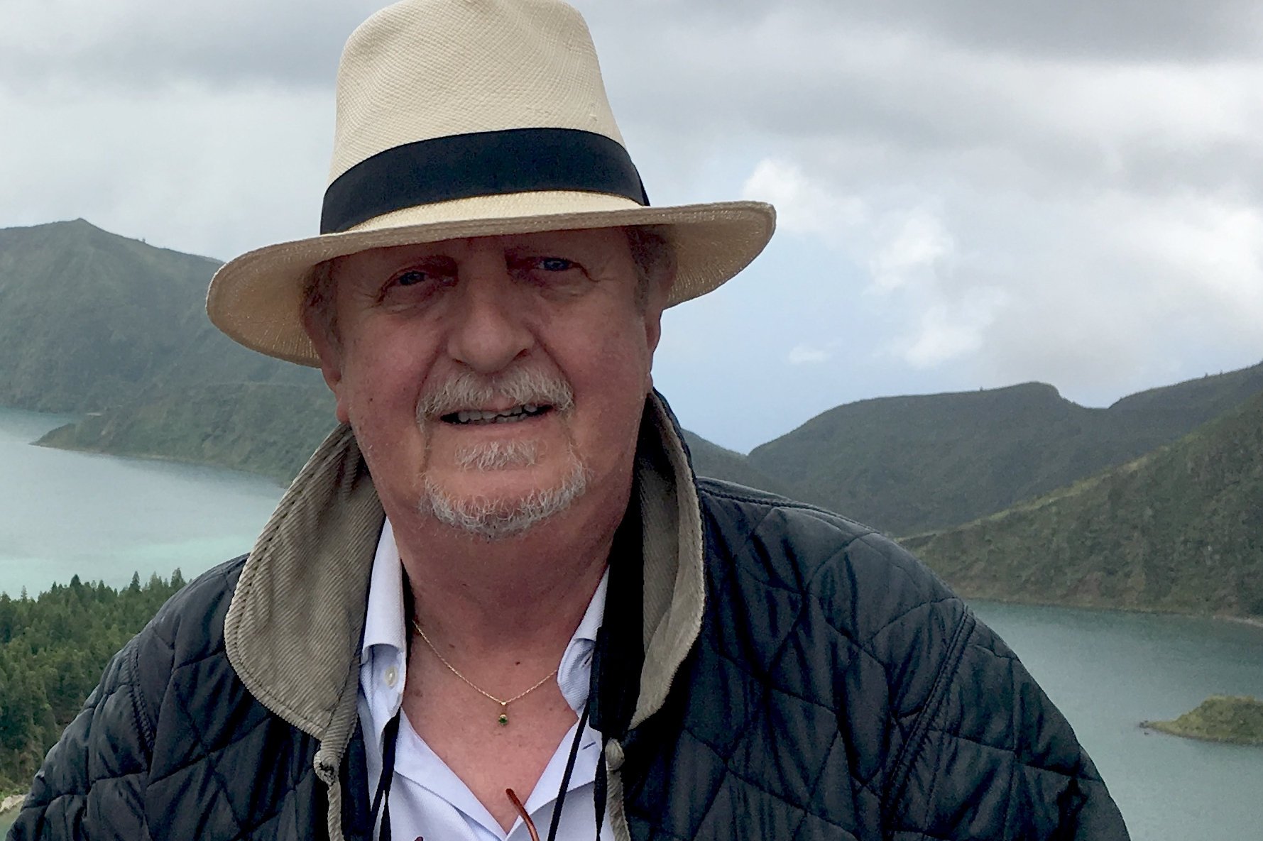 En salme af Kingo, fjernsyn for de små og Disney-film på stribe. Lasse Lunderskov har prøvet det hele og mere til. 25. november fylder han 75 år.