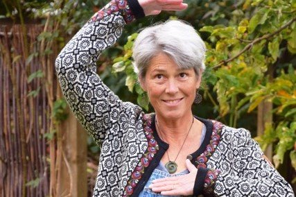 Sulajma Balling, som har undervist på Hillerød MusikAftenskole siden 2004, holder foredrag med musik og stilhed i Skansekapellet. Privatfoto