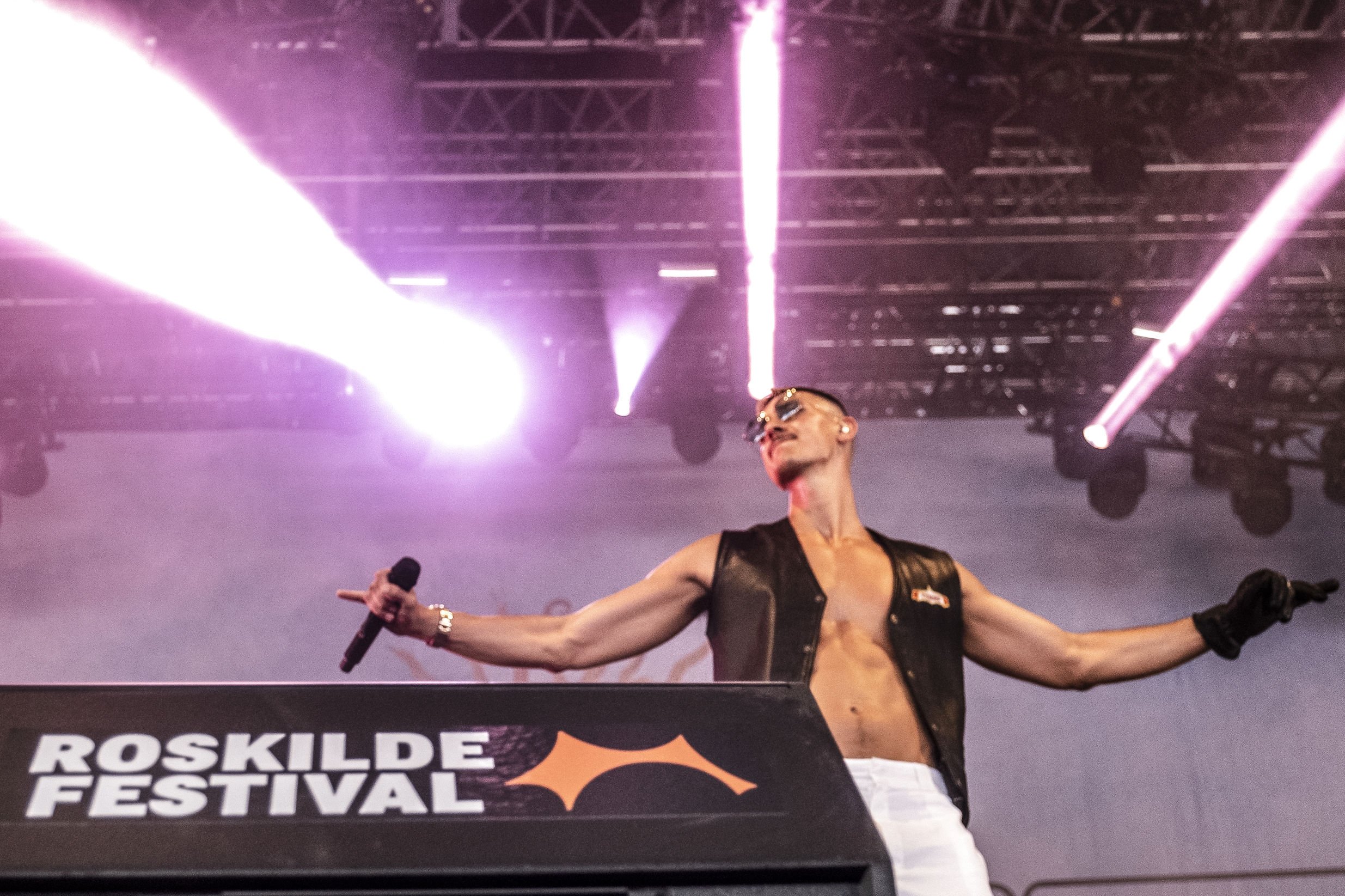 Roskilde Festival har annonceret yderligere 19 musiknavne. Tobias Rahim skal næste år spille på Orange Scene.