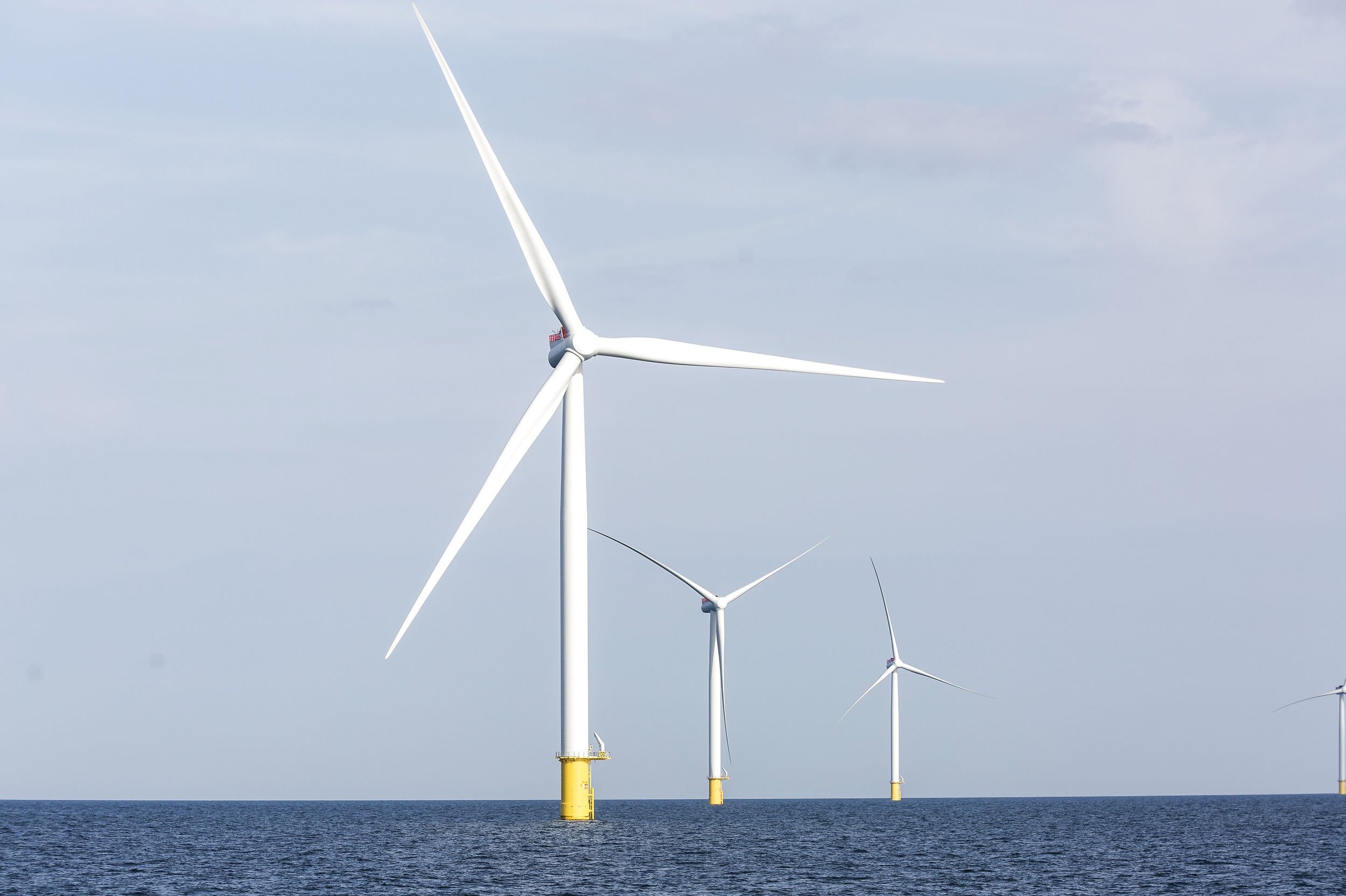 Siden tirsdag har den grønne strømproduktion været højere end elforbruget, og onsdag slog den rekord.