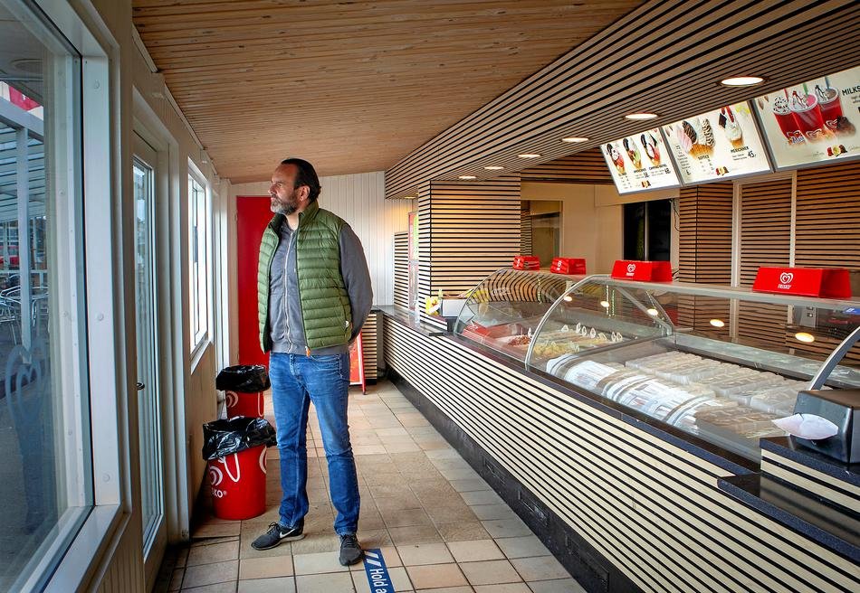 Flere ansatte i ishuset på Enø har fortalt til Sjællandske, at Niels Erik Groth ikke har udbetalt deres løn. Foto: Anders Ole Olsen