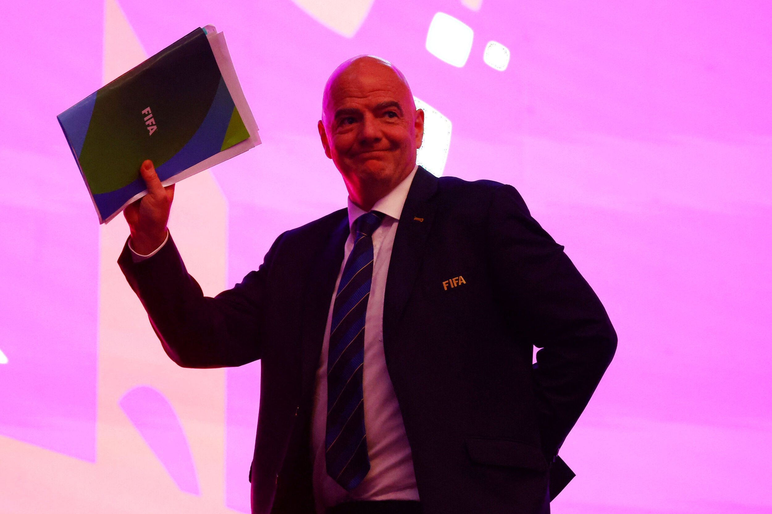 Fra 2025 kommer VM for klubhold til at ligne VM for landshold. Det meddeler Fifa-præsident torsdag.
