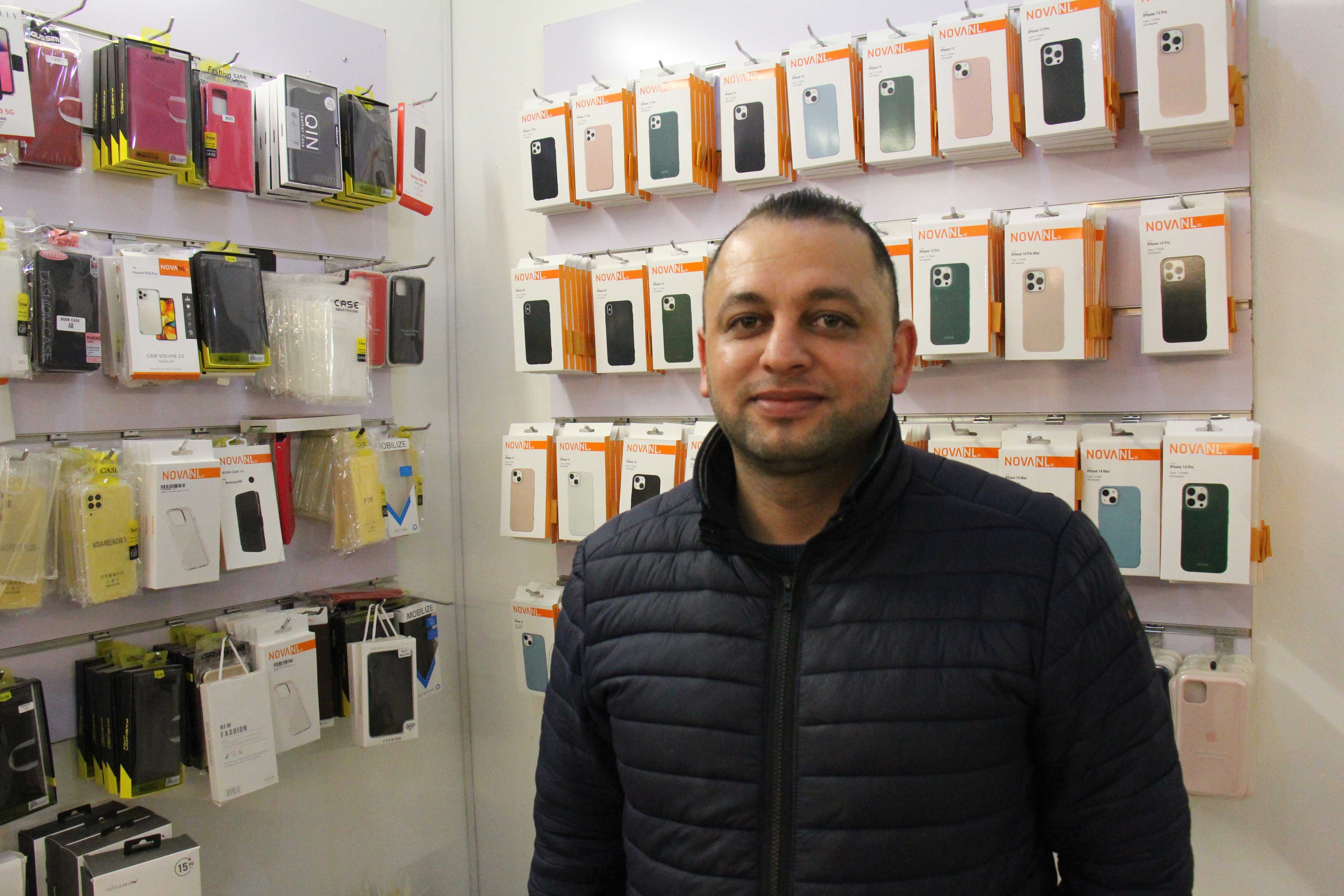 Mohammed Abdelhadi, Tele Ringsted, vil gerne give noget tilbage til Ringsted, hvor han har fået skabt en tilværelse. Derfor har han købt julegaver til børn i 12 familier.