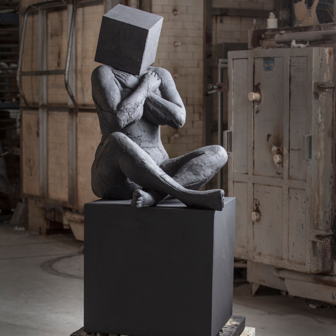 1 x SORT 1:1, 3 X 37 Mandetimer på Tommerup hedder skulpturen, som Kirsten Justesen skabte i 2017. Foto: Sorø Kunstmuseum