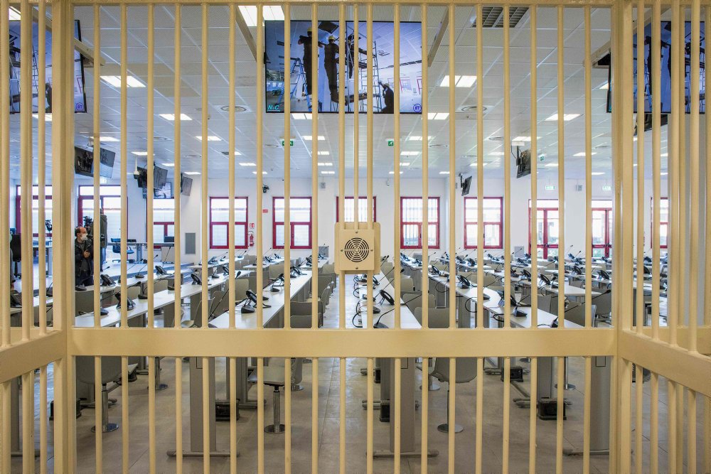 Den største mafiasag i Italien i årevis begynder onsdag. 355 personer bliver anklaget.