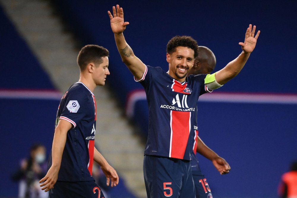 Det franske mesterskab i fodbold skal afgøres i sidste kamprunde. Lille fører med et point ned til PSG.