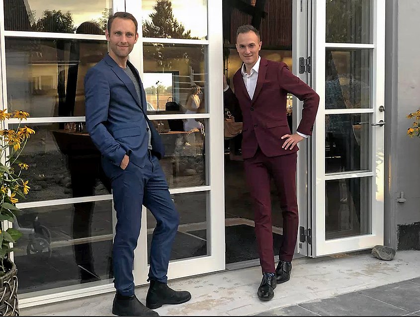 Daniel Cartney (tv) og Daniel Valentin foran deres fælles projekt Restaurant Ca-Va.