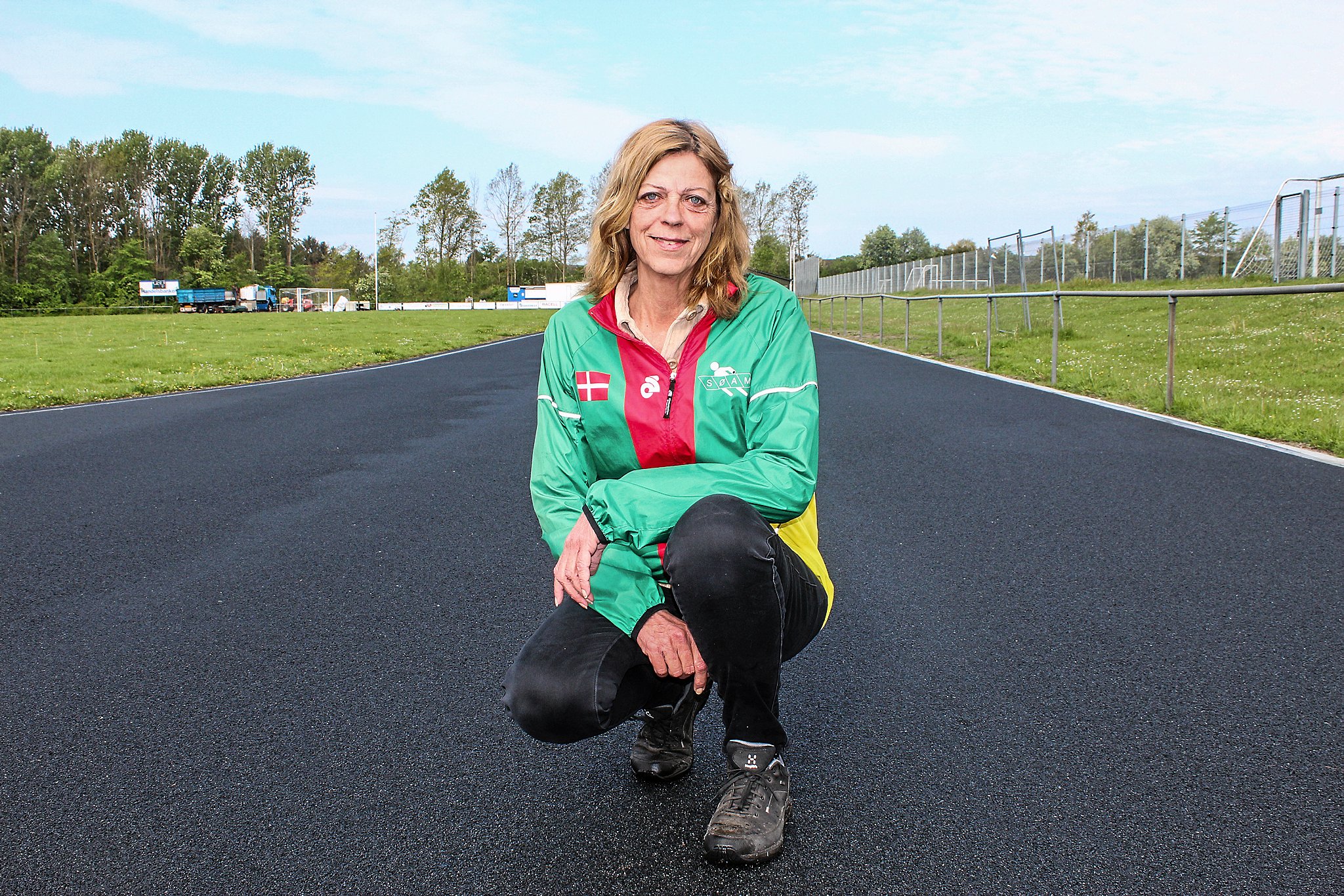 De har været vant til at træne på et ujævnt og farligt underlag på Stenløse Stadion, men efter sommerferien kan den lokale atletik- og motionsklub SØAM endelig snøre løbeskoene og bruge den nyanlagte løbebane, som også får orienterings-belysning