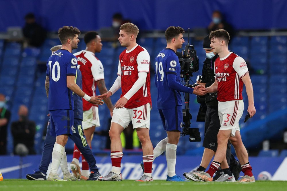 Tv-stationer er klar til at betale 41 milliarder kroner for yderligere tre års Premier League-rettigheder.