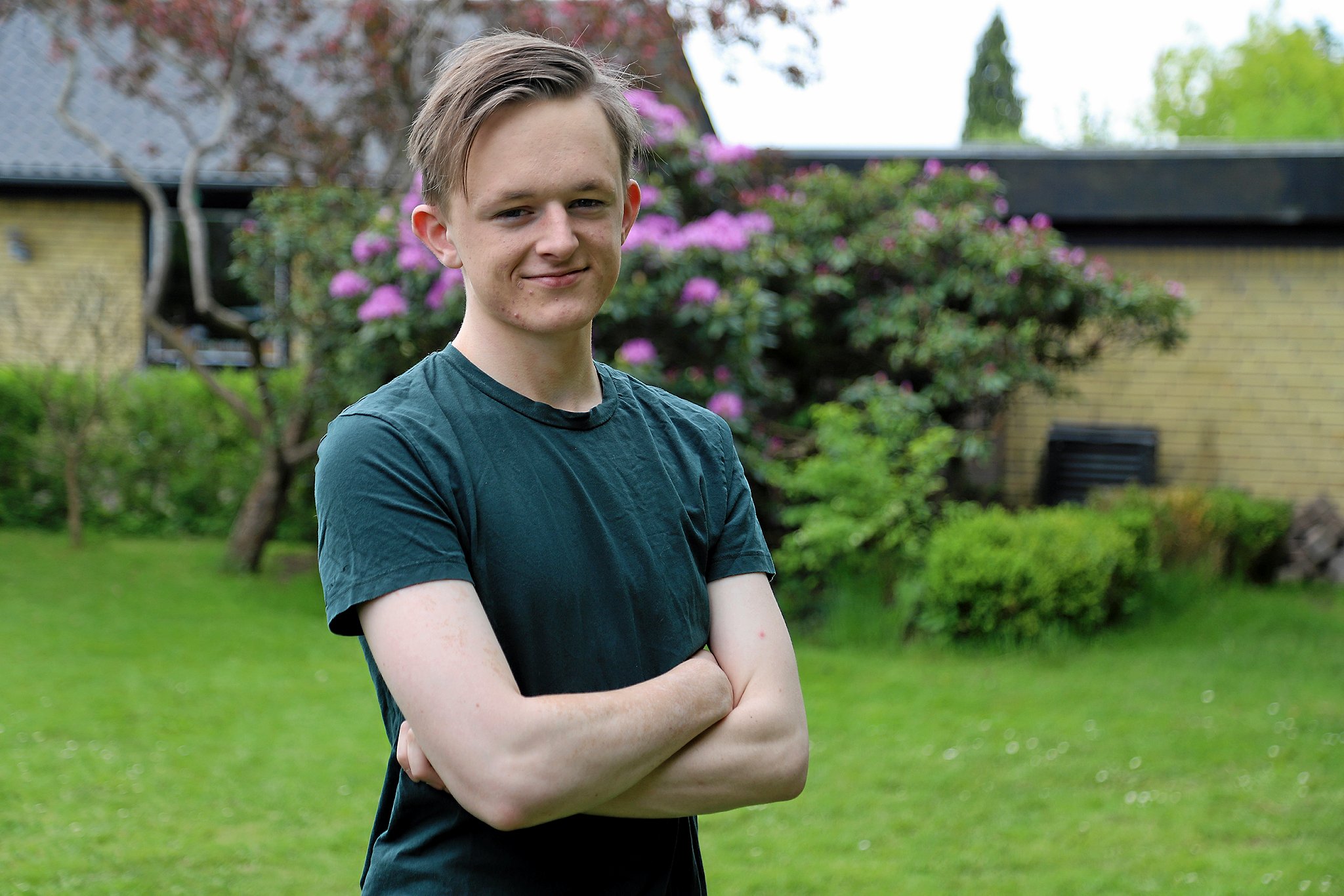 Solceller på tagene løser ikke hele opgaven. Men jo mere solenergi vi kan få fra tage og andre arealer, vi allerede bruger, desto mindre behøver vi at bruge det åbne landskab, siger Jonathan Kristensen, byrådsmedlem for SF i Egedal Kommune.
