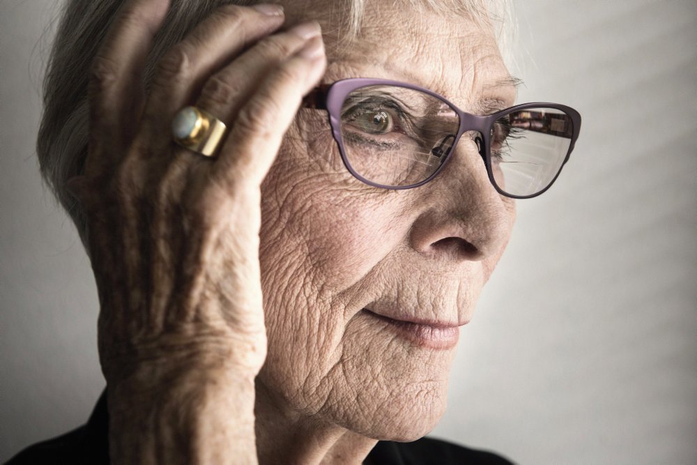 Gennem karrieren som skuespiller var Lily Weiding oftest at finde på teaterscenen, hvor hun debuterede i 1942.