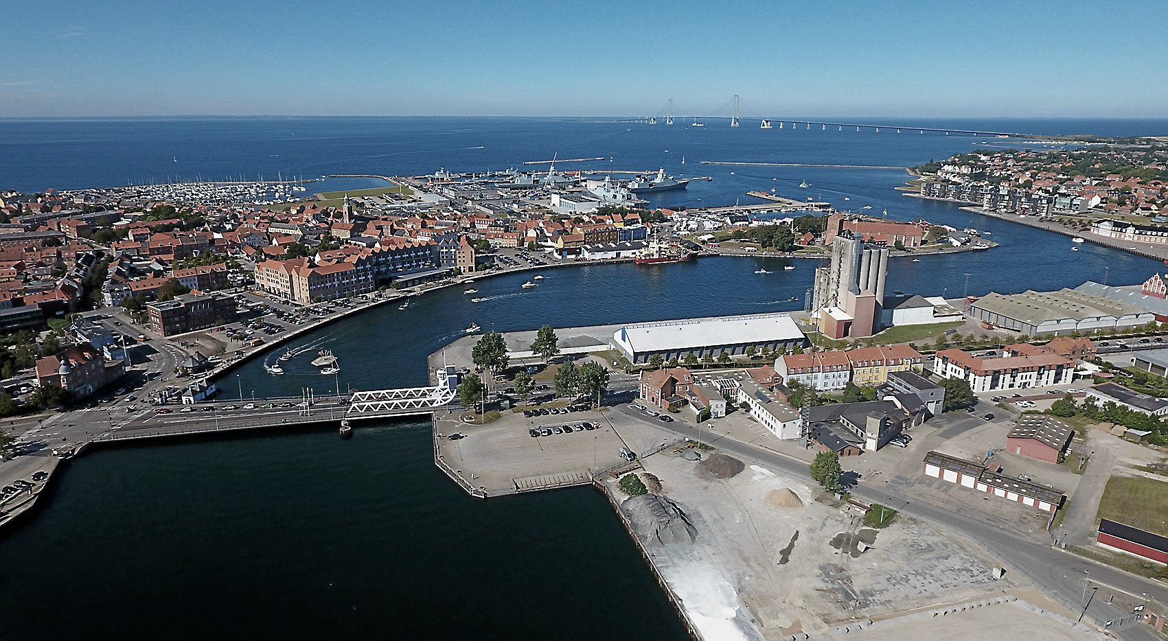 Slagelse Kommune er tæt på at blive ejer af Stigsnæs Havn i andet forsøg. Borgmesteren bekræfter drøftelser om havnekøb. Sjællandske har haft adgang til underskrevet fortrolig hensigtserklæring, hvor prisen er fastsat til 125 mio. kroner.