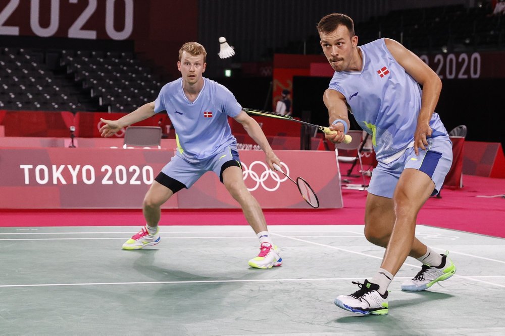 DM-semifinalerne i badminton blev spillet torsdag, og flere overraskelser skal kæmpe om danmarksmesterskabet.