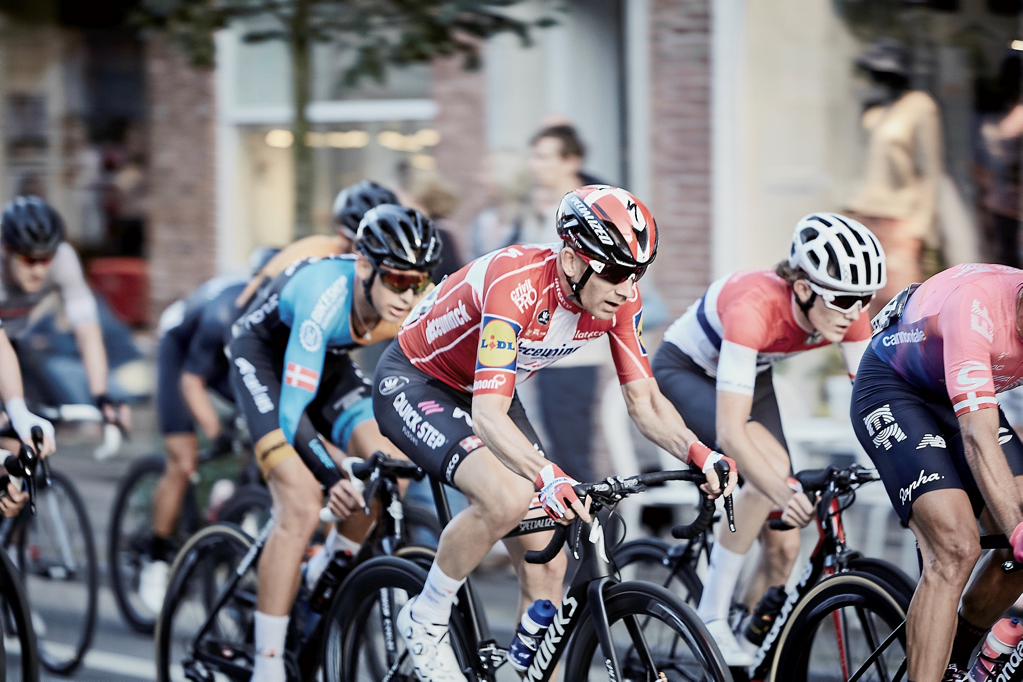 Det går stærkt, når rytterne suser forbi alleen til Tour de Charlottenlund. Her er det Michael Mørkøv fra et tidligere år. - Heine J. Meldgaard Det går stærkt, når rytterne suser forbi alleen til Tour de Charlottenlund. Her er det Michael Mørkøv fra et tidligere år.