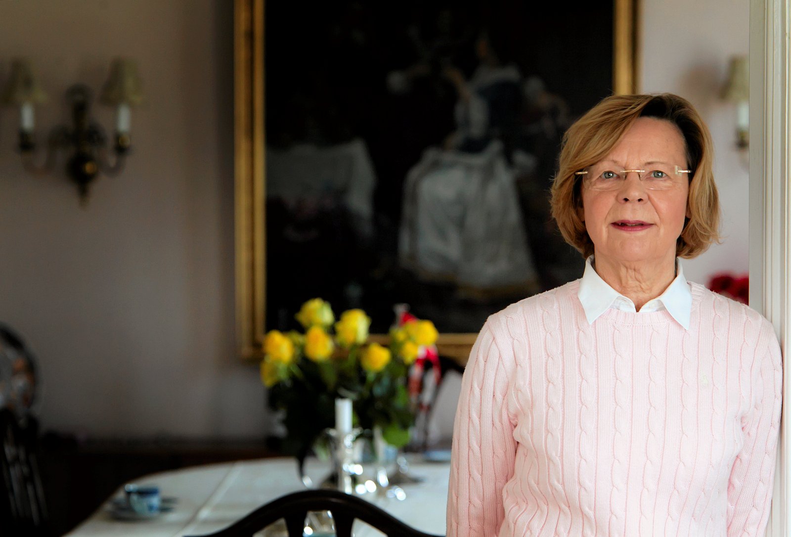 Efter et langt arbejdsliv nyder Lone Hovmand, at hun har fået mere fritid, som blandt andet bruges foran klaveret, i haven og i selskab med familien.