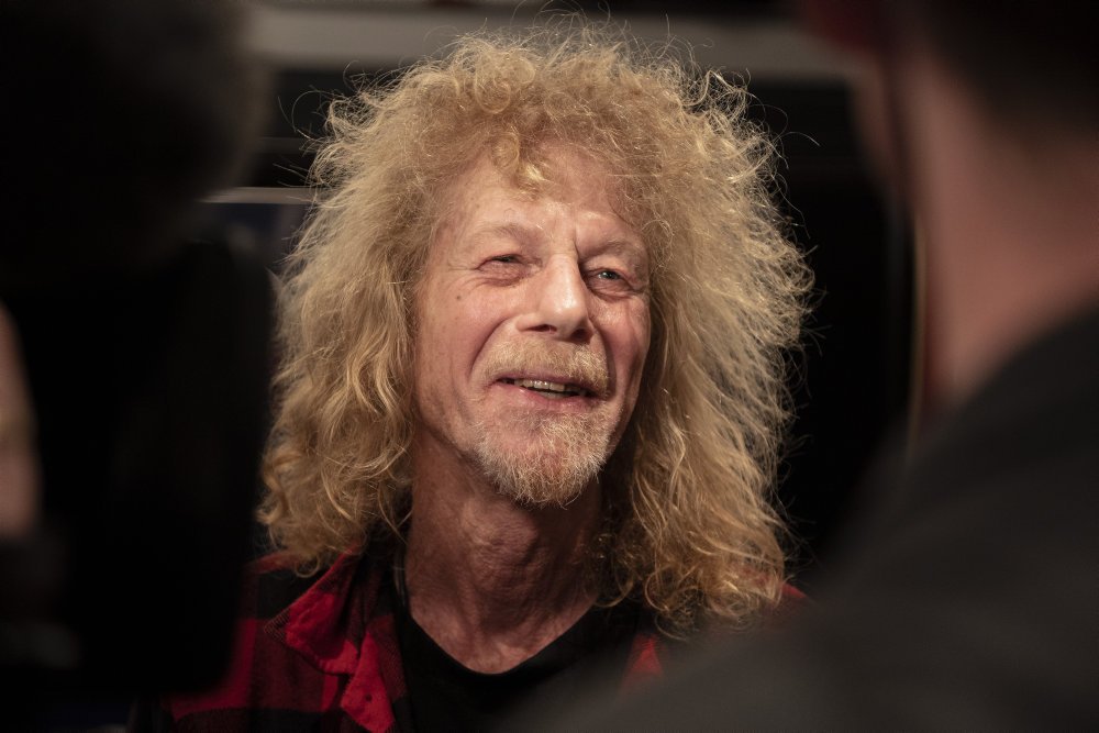 Gasolin's trommeslager fra 1970'erne, Søren Berlev, fylder 70 år mandag den 4. maj. Efter en nedtur sidder han igen bag trommerne i et rock'n'roll-band.