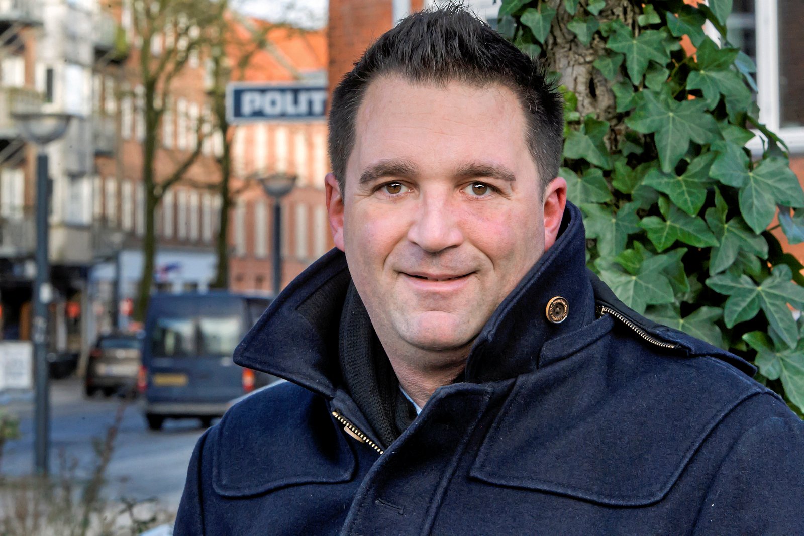 Henrik Haensel havde slet ikke lyst til at være med i »Politijagt« på Kanal 5. Han blev overtalt, men har aldrig fortrudt. Syv år senere er det slut med færdselspolitiet og programmet.