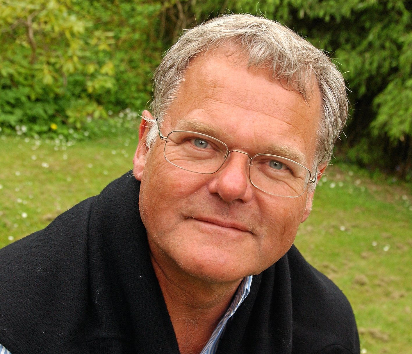 Uroen i Venstre ulmer, og ifølge Ib Lunde Rasmussen var det Ugebladets artikel, der udløste et internt pres på formand Stig Brammer, der havde givet grønt lys til hans opstilling som borgmesterkandidat