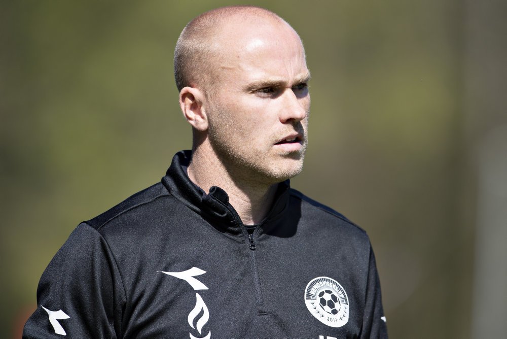 Jens Berthel Askou, cheftræner i HB Tórshavn, glæder sig over den opmærksomhed, færøsk fodbold nyder lige nu.