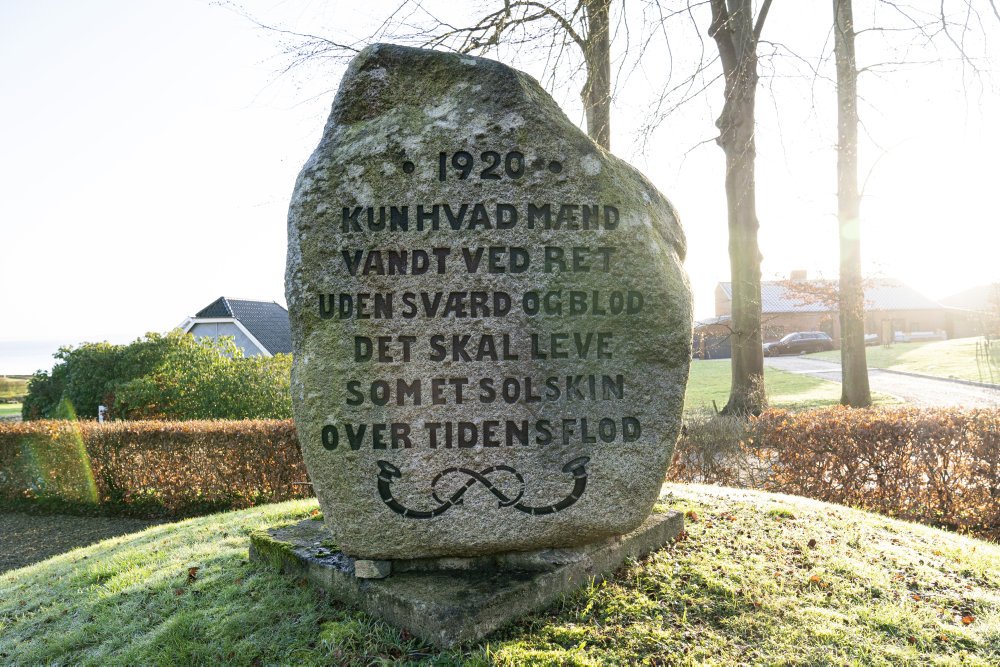Efter Sønderjyllands genforening med Danmark i 1920 blev der rejst genforeningssten, som nu bliver fredet.