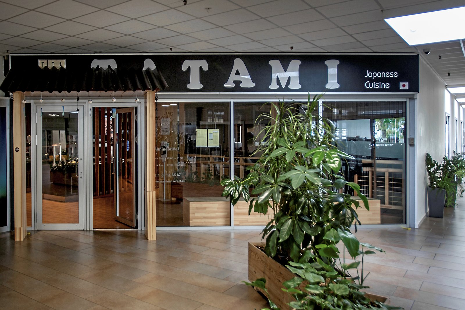 Tatami i Benløse og Lins Restaurant i Ringsted optræder begge på listen over restauranter, som inden for de seneste to år er blevet anmeldt til politiet for anvendelse af ulovlig udenlandsk arbejdskraft. Sagerne er sidenhen blevet droppet, siger Midt- og Vestsjællands Politi.