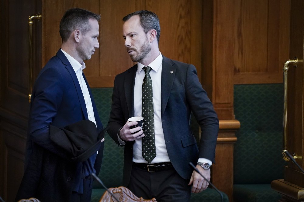 Venstres gruppeledelse har degraderet tidligere næstformand Kristian Jensen og strippet ham for alle poster.