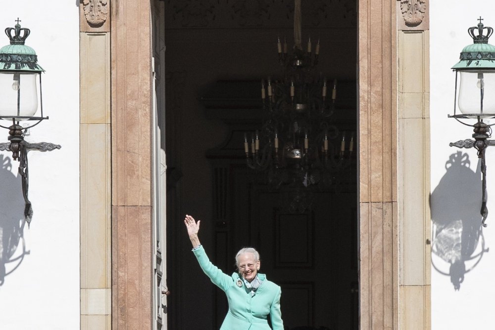 Klokken 19 torsdag vil dronning Margrethe holde direkte tale, der bliver vist på DR og TV2.