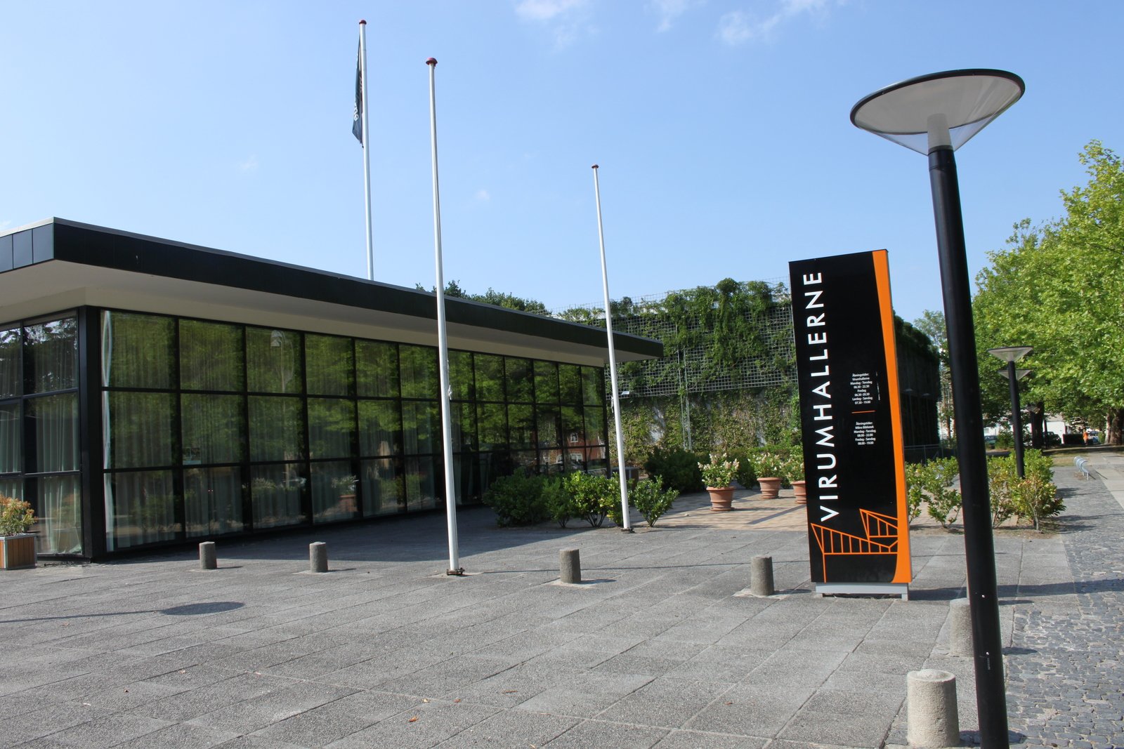 Det lille bibliotek i Virumhallen bliver dobbelt så stort og får flere materialer. Samt betjening enkelte timer om ugen.
