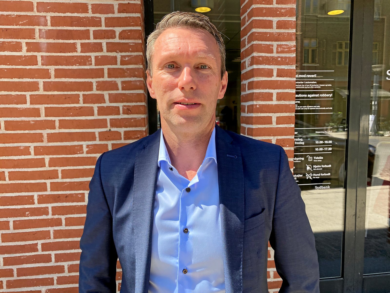Henrik Tesgaard Nielsen er ny filialdirektør i fusionsbanken AL Sydbank Ringsted. Tidligere var han fillialchef i Sydbank.