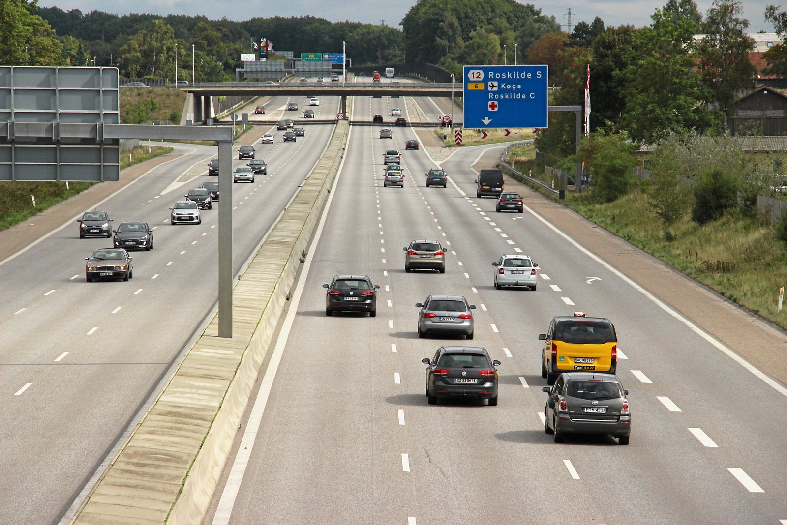 En kvinde kom ikke af Holbækmotorvejen, som håbet, da hun lørdag forulykkede i "sneglen" op mod Køgevej.