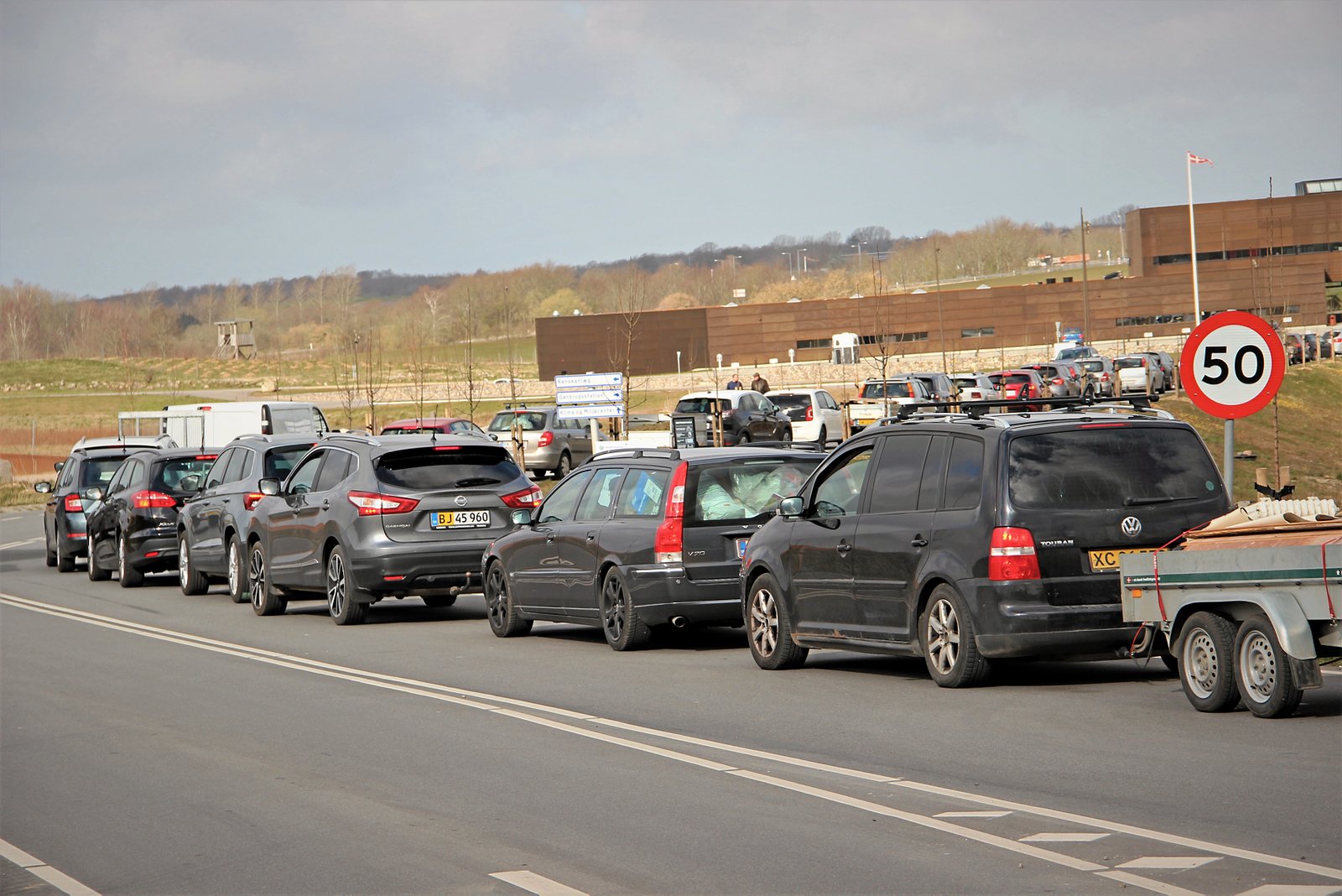 Hillerød Forsyning har sat et kamera op, så man kan tjekke længden på køen til genbrugsstationen, inden man kører hjemmefra