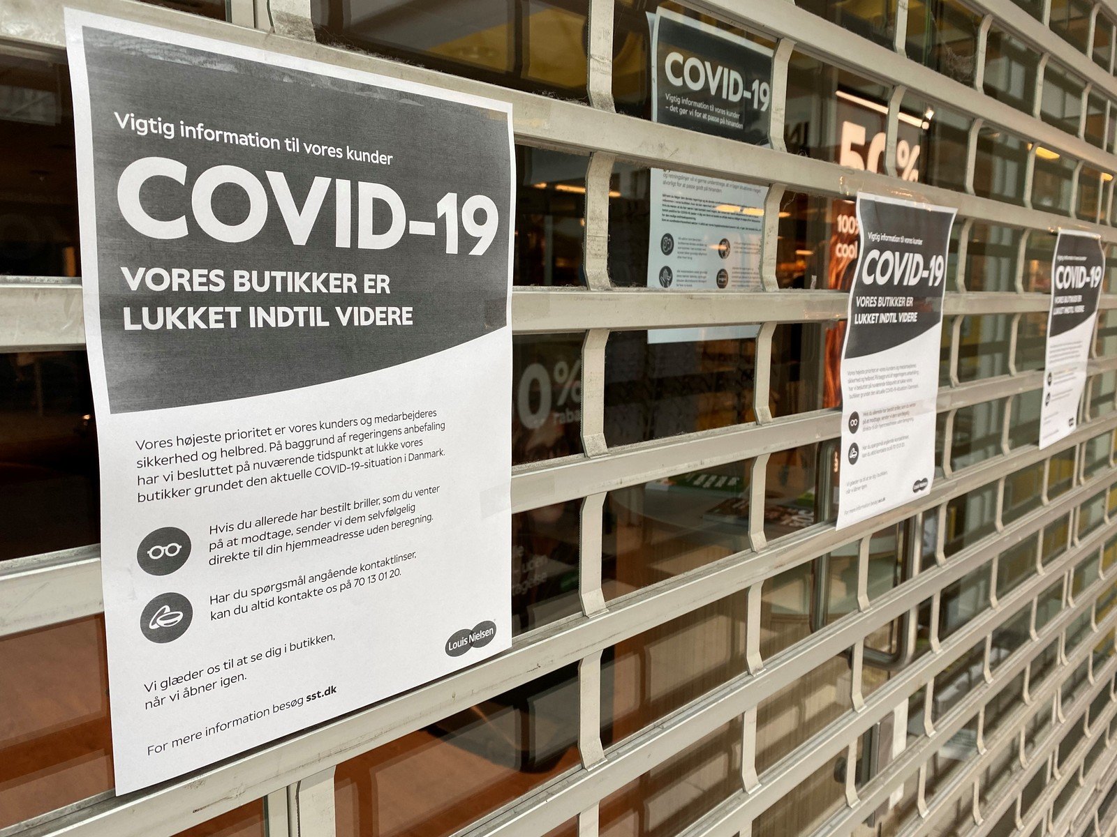 Indehaver af Bog&Ide på Farum Bytorv, Erik Mørk, kan sagtens se fornuften i at lukke butikker ned for at standse smitten af coronavirus. Men han mener, at det burde gælde alle specialbutikker.