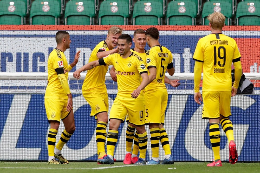 Dortmund vandt ude over Wolfsburg tre dage før topbraget mod Bayern München i Bundesligaen.