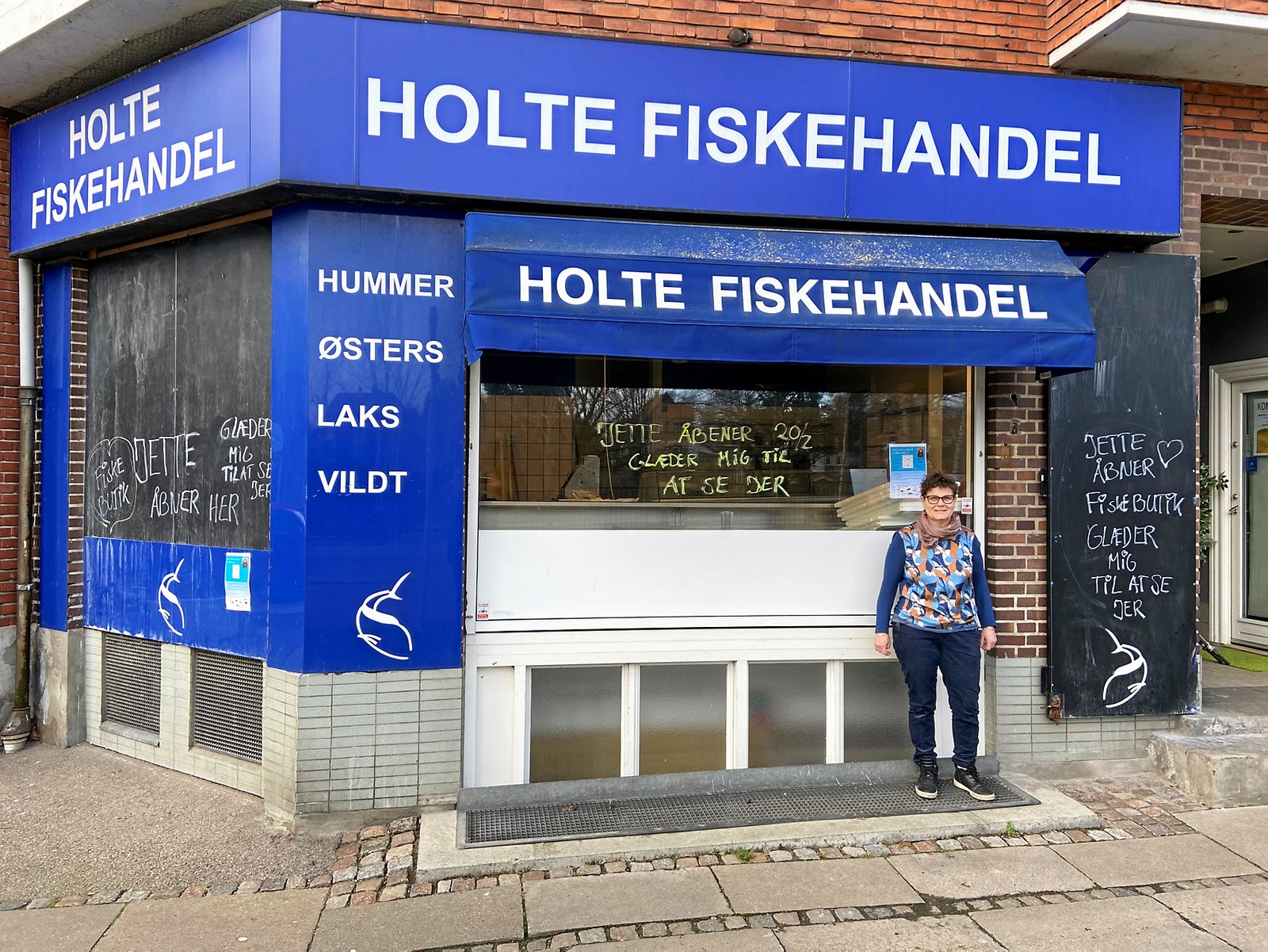 Jette Larsen glæder sig til at tage imod nye og gamle kunder. Hun har netop slået dørene op for Jette's Fisk i Holte