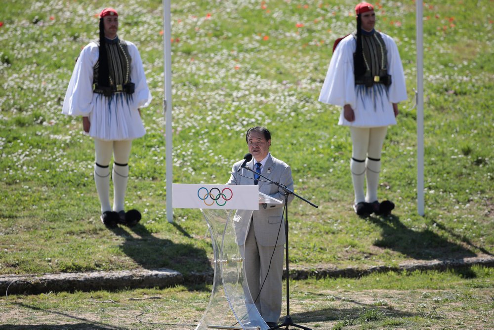 Mens sportsbegivenheder bliver aflyst og udskudt på stribe, er der endnu ingen ændringer ved OL i Japan.