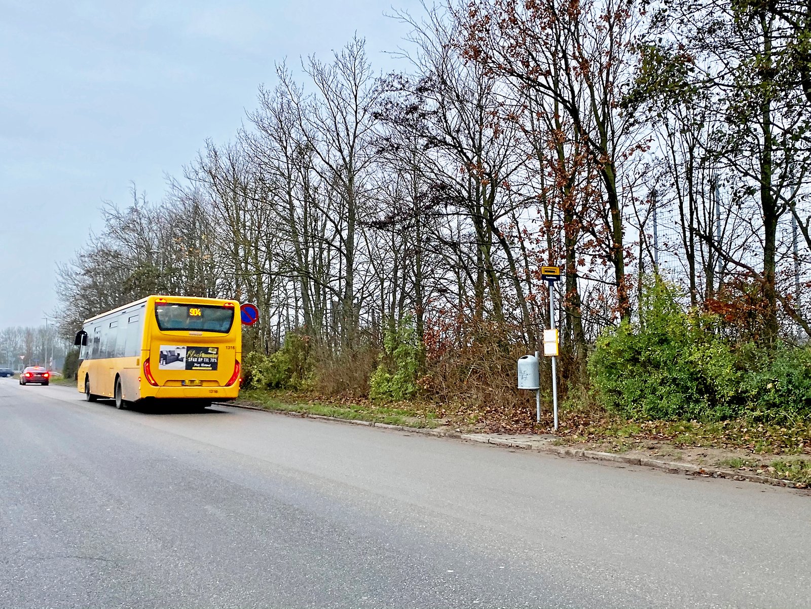 59-årig børnelokker, der ellers har holdt sig på afstand den seneste tid, er nu draget mod Slagelse. Personale, børn og forældre bekræfter, at han cykler rundt ved station og fodboldklub.