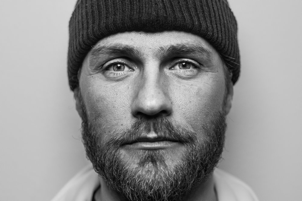 I mere end 15 år har han været den ene del af Nik & Jay. Den danske sanger Niclas Genckel Petersen - bedre kendt som Nik - fylder 40 år søndag den 8. november.