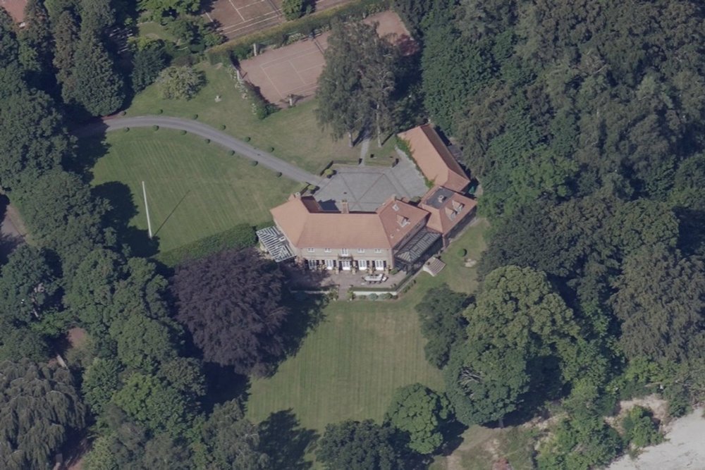 En villa på 825 kvadratmeter i Vedbæk nord for København er blevet solgt for et rekordhøjt beløb.