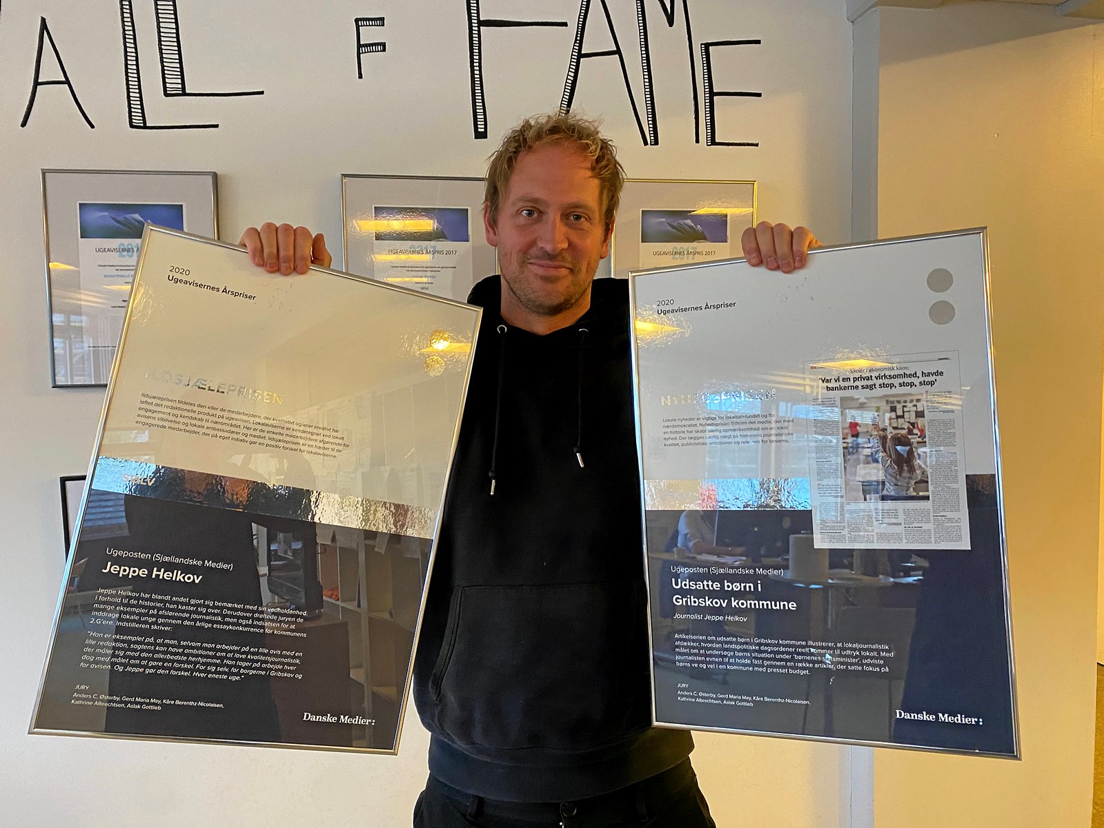 Journalist ved Ugeposten Jeppe Helkov modtog for nylig to priser ved Ugeavisernes Årspris