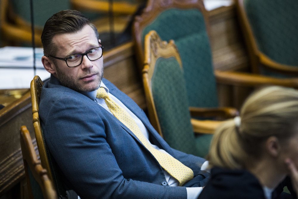 Tidligere LA-profil Joachim B. Olsen forlader partiet for at blive politisk kommentator på Ekstra Bladet.