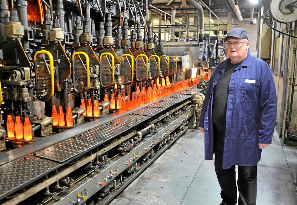 Kim Holmberg, direktør for Ardagh Glass Holmegaard, er glad for den store interesse for at løse problemet med glasgebyret, så glasværket fortsat kan bestå.