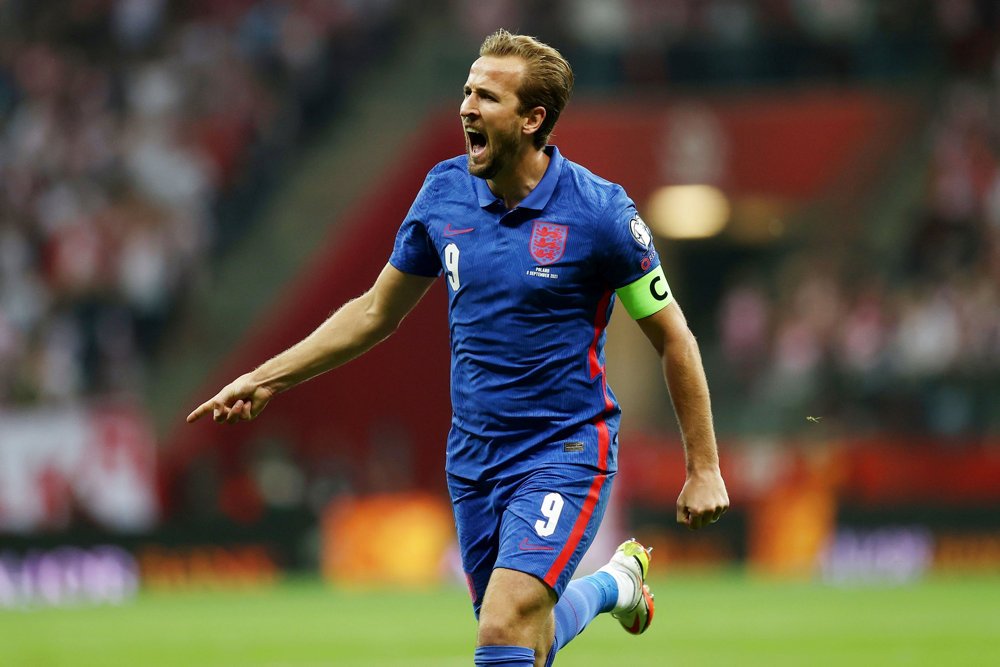 På et langskudsmål af angriberen Harry Kane kom England foran 1-0 mod Polen, men det var ikke nok til sejr.