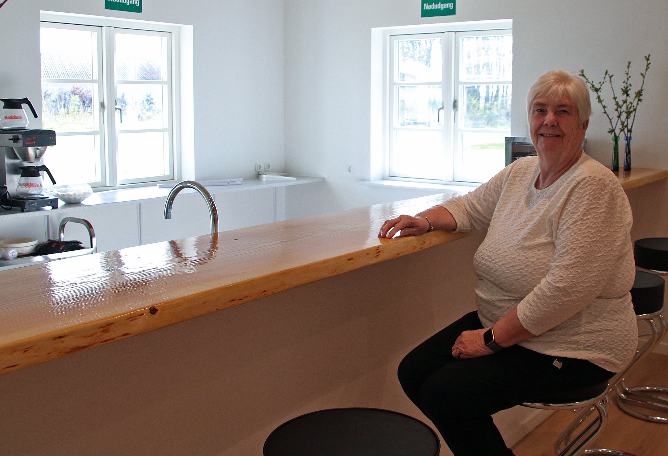Bente Abrahamsen, formand for Faxe Ladeplads Borger og erhvervsforening, ærgrer sig over, at folk ikke kan lade foreningens ting være i fred. Foto: Torkild Svane Kraft